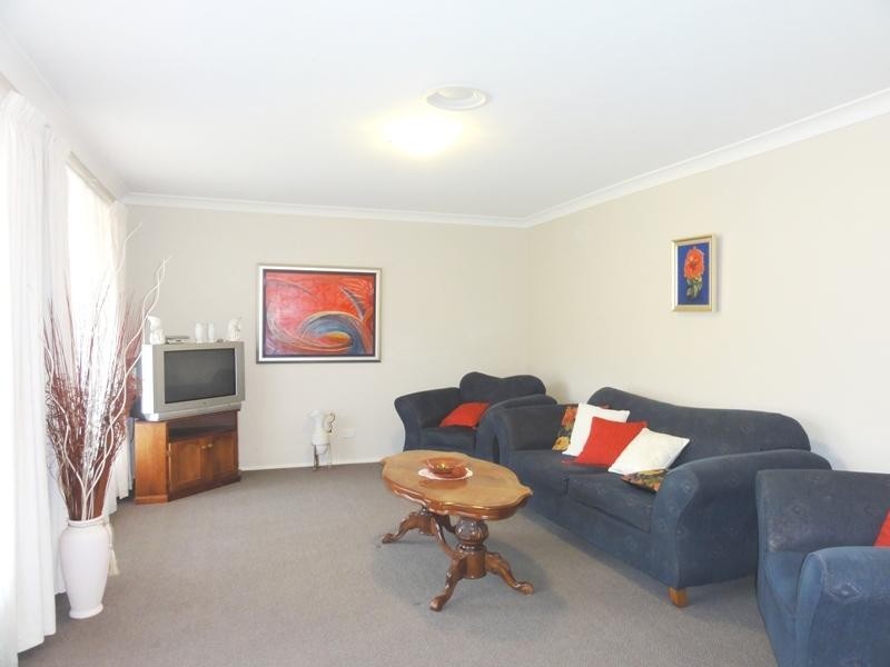 10 Napier Place, Albion Park NSW 2527