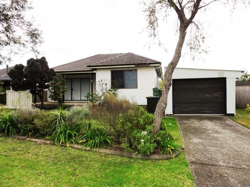 2 Cambridge Road, Dapto NSW 2530