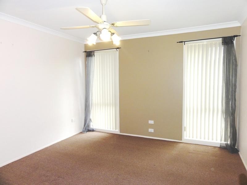 15 Mundoonen Crescent, Horsley NSW 2530