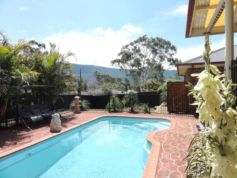 15 Mundoonen Crescent, Horsley NSW 2530