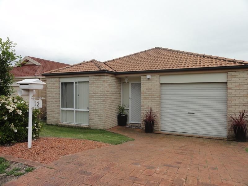12 Herriott Crescent, Horsley NSW 2530