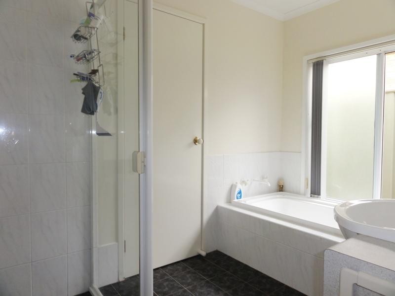 12 Herriott Crescent, Horsley NSW 2530