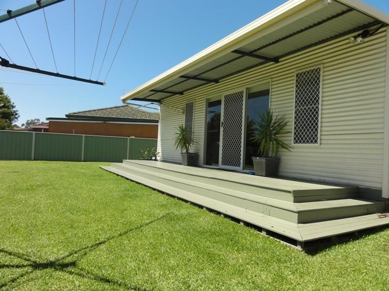 20 Craig Crescent, Dapto NSW 2530