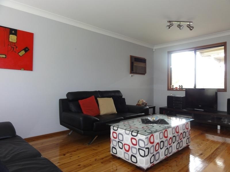 71 Thirroul Road, Kanahooka NSW 2530