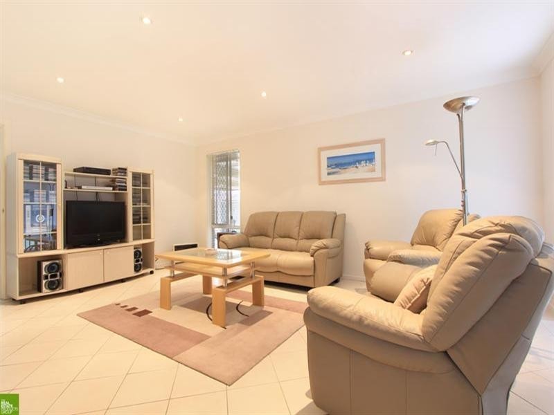 6 Goldenwood Place, Horsley NSW 2530