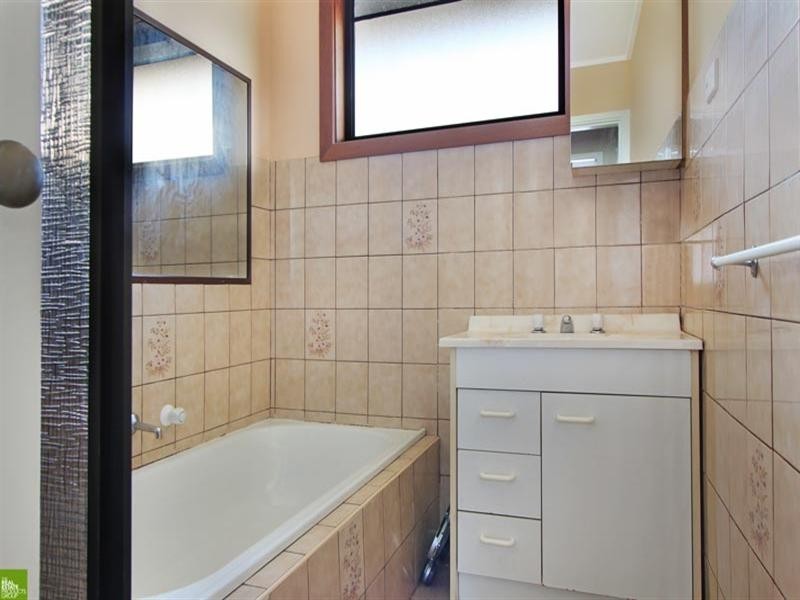 11 Glenora Place, Koonawarra NSW 2530