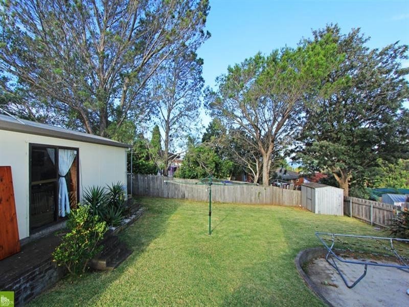 11 Glenora Place, Koonawarra NSW 2530