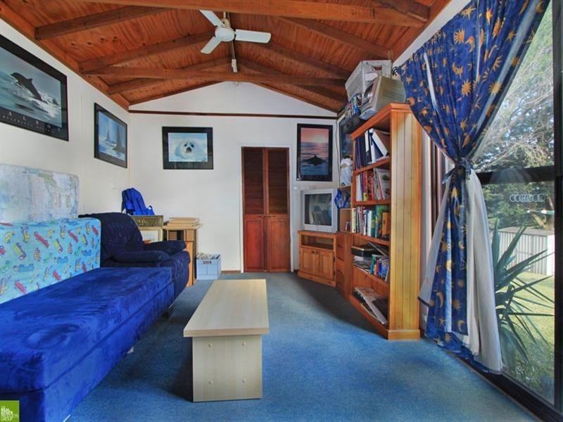 11 Glenora Place, Koonawarra NSW 2530