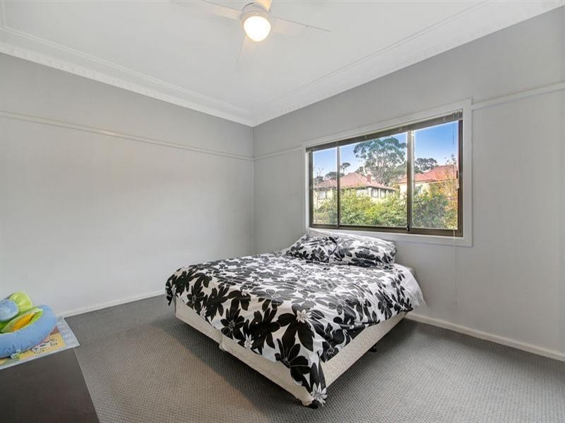 91 Northcliffe Drive, Lake Heights NSW 2502