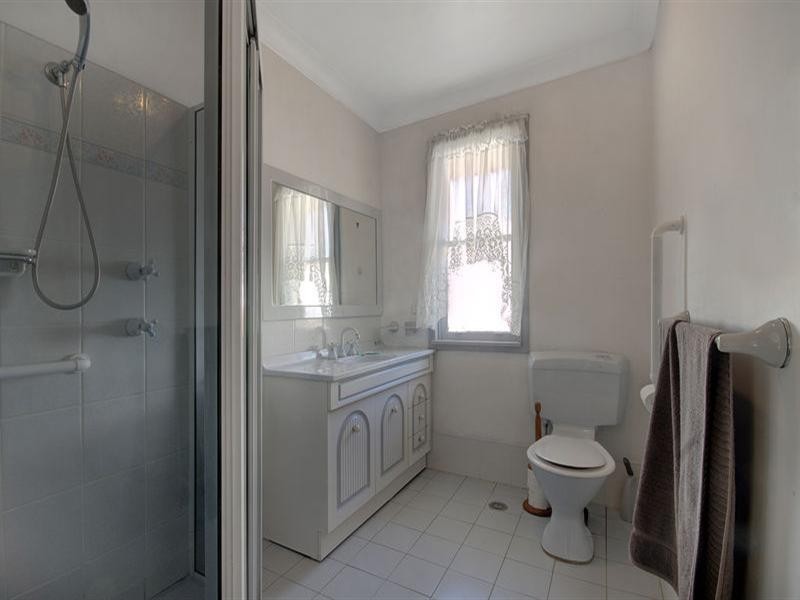 16 Gilba Road, Koonawarra NSW 2530