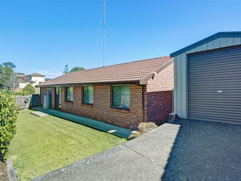 1/2 Compton Street, Dapto NSW 2530