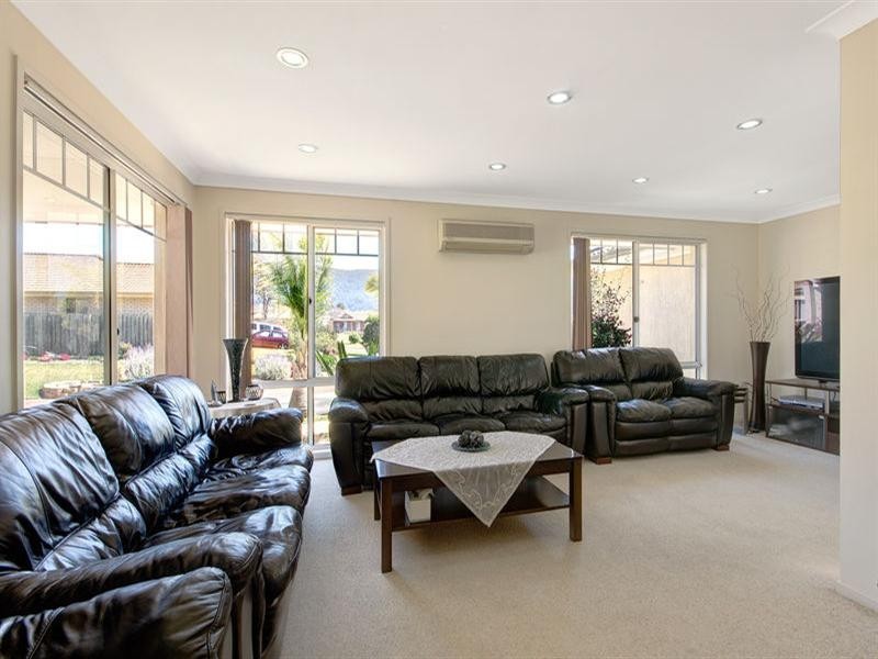 9 Goldenwood Place, Horsley NSW 2530