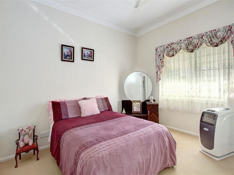 5 Liddle Street, Woonona NSW 2517