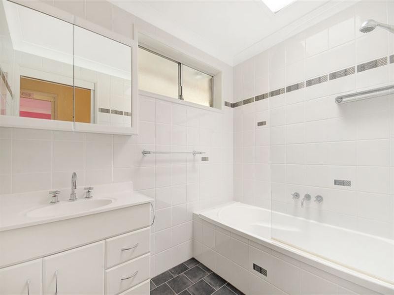 53 Tait Avenue, Kanahooka NSW 2530