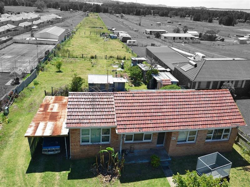 126 Kanahooka Road, Kanahooka NSW 2530