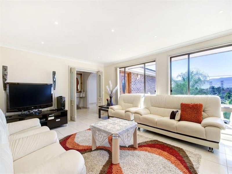 11 Rainsford Avenue, Kanahooka NSW 2530