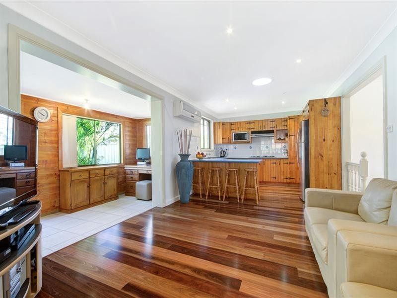 11 Rainsford Avenue, Kanahooka NSW 2530