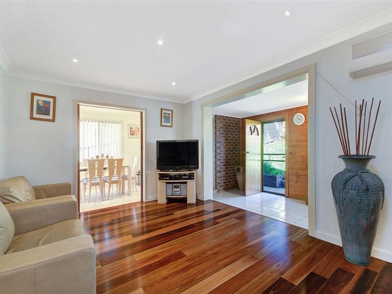 11 Rainsford Avenue, Kanahooka NSW 2530