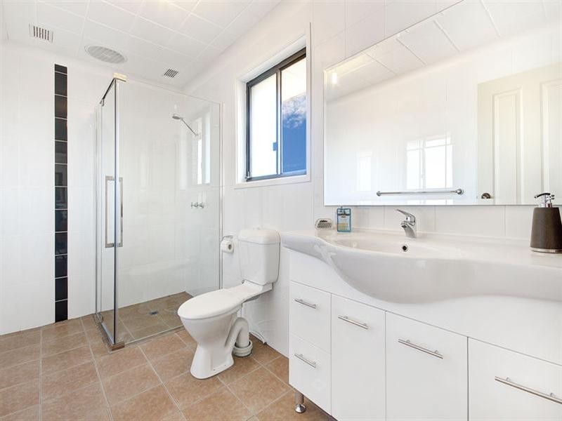 11 Rainsford Avenue, Kanahooka NSW 2530