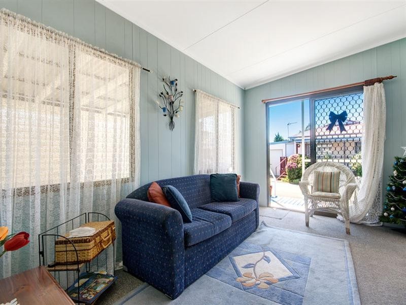 54 Angophora Crescent, Kanahooka NSW 2530