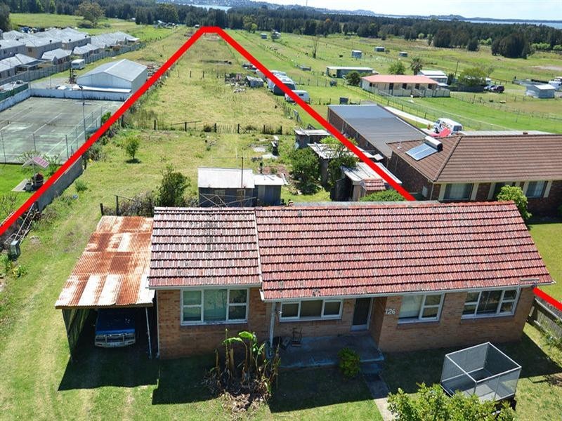 126 Kanahooka Road, Kanahooka NSW 2530