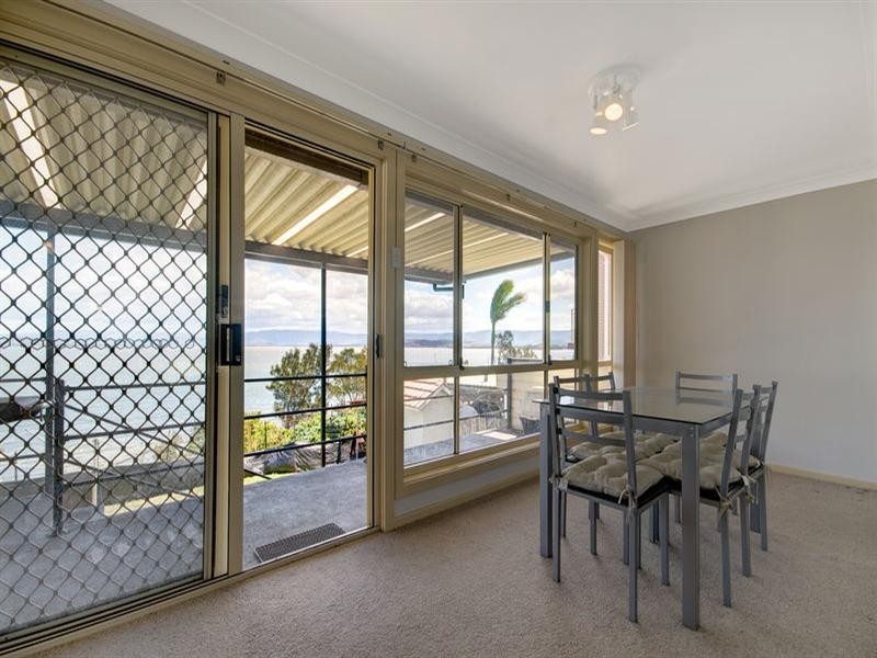 51 Northcliffe Drive, Lake Heights NSW 2502