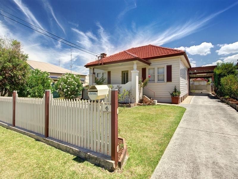 6 Beatson Street, Wollongong NSW 2500
