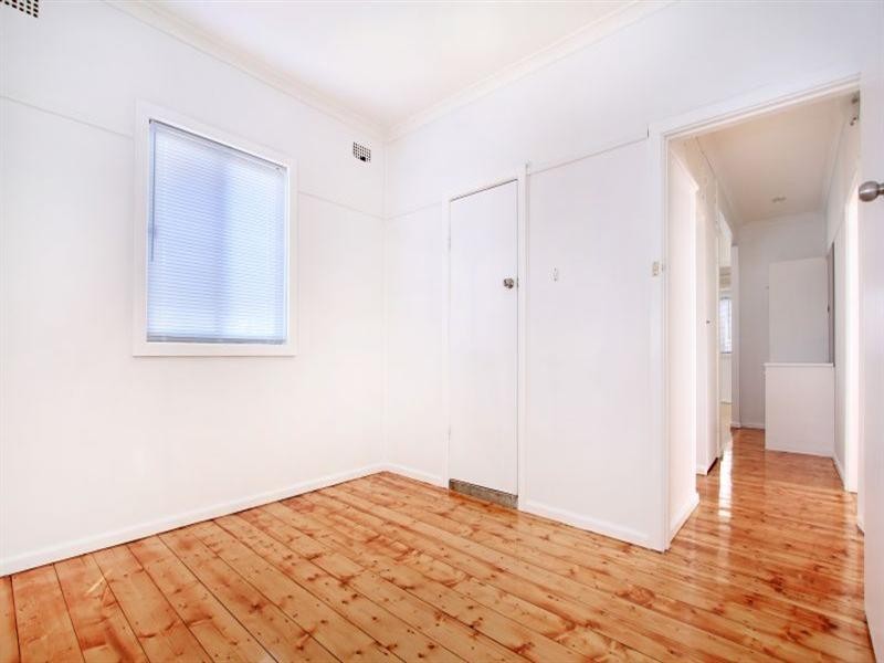 35 Farmborough Road, Unanderra NSW 2526