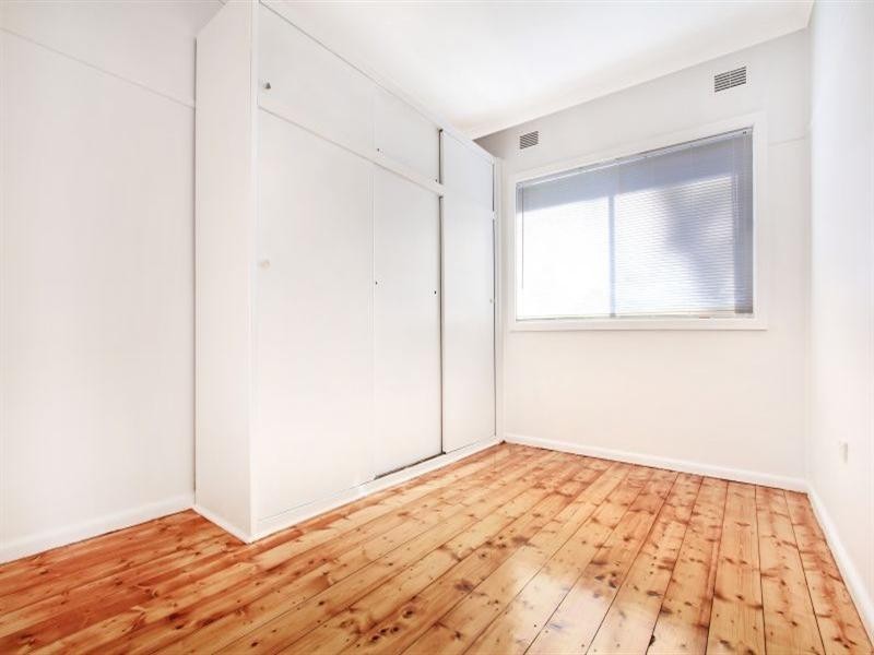 35 Farmborough Road, Unanderra NSW 2526