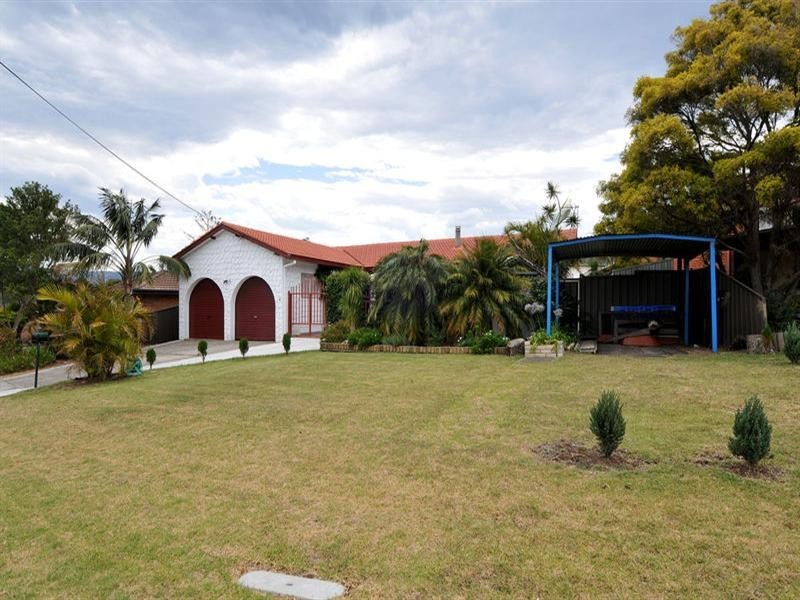 4 Howell Avenue, Kanahooka NSW 2530