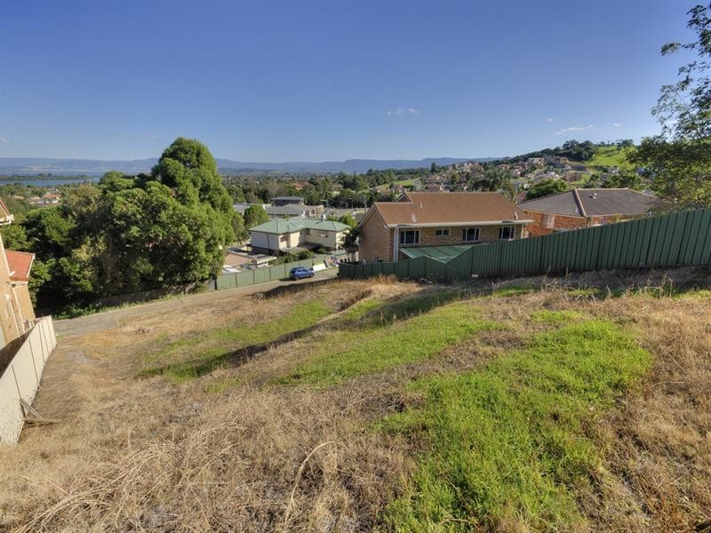 22 Imperial Drive, Berkeley NSW 2506