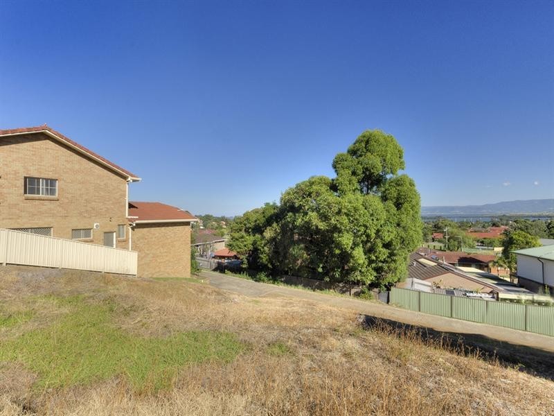 22 Imperial Drive, Berkeley NSW 2506