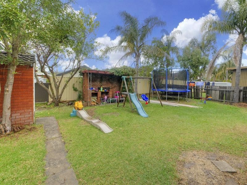 32 Craig Crescent, Dapto NSW 2530