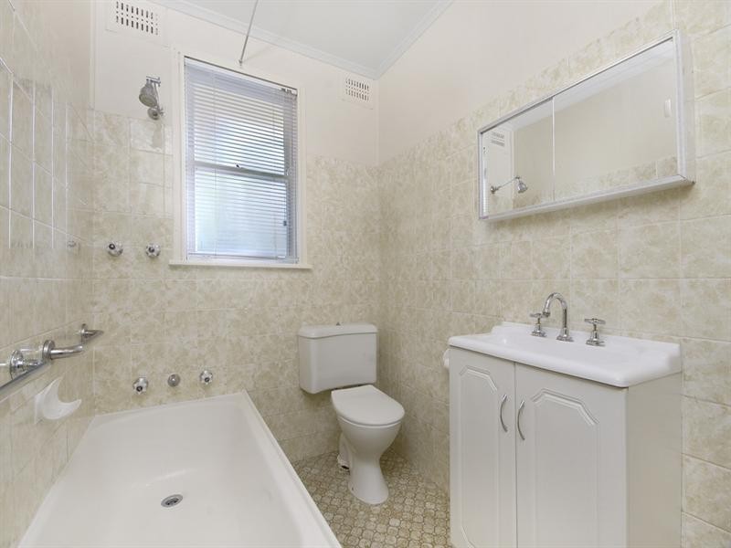 8 Goondah Avenue, Koonawarra NSW 2530