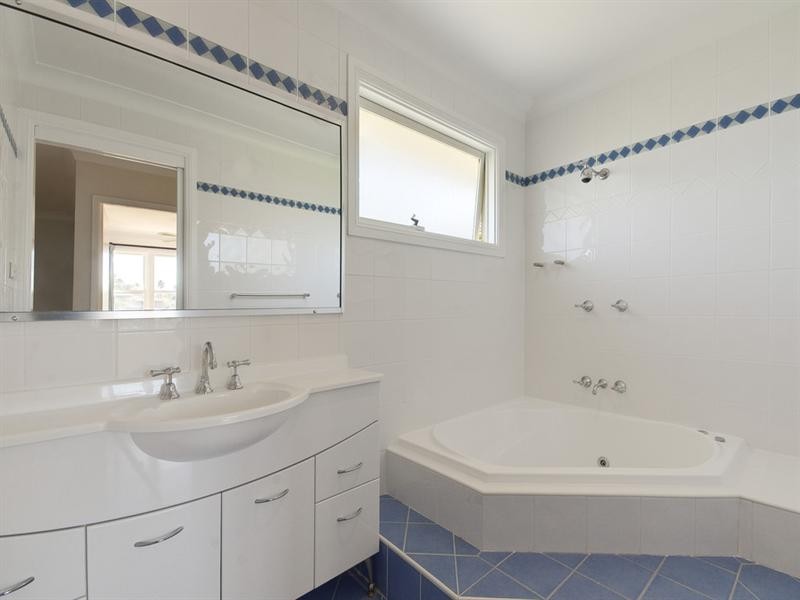 95 Thirroul Road, Kanahooka NSW 2530