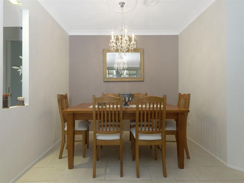 8 Kirriemuir Glen, Horsley NSW 2530