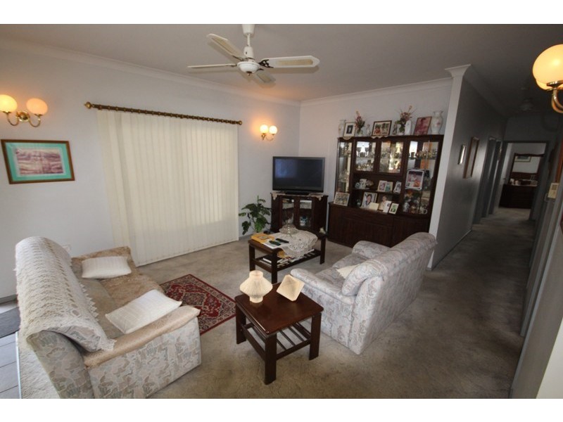 8 Langton Avenue, Mareeba QLD 4880