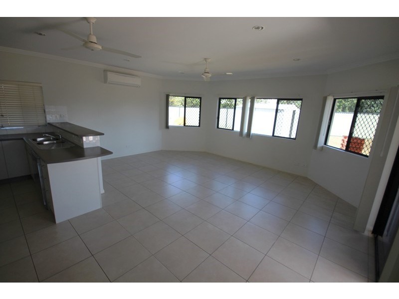 10 Peluchetti Place, Mareeba QLD 4880