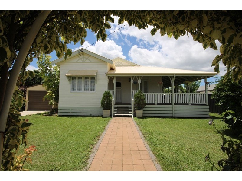 69 Constance Street, Mareeba QLD 4880