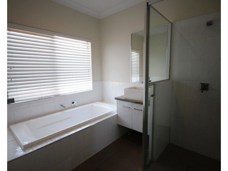 9 Best Street, Mareeba QLD 4880