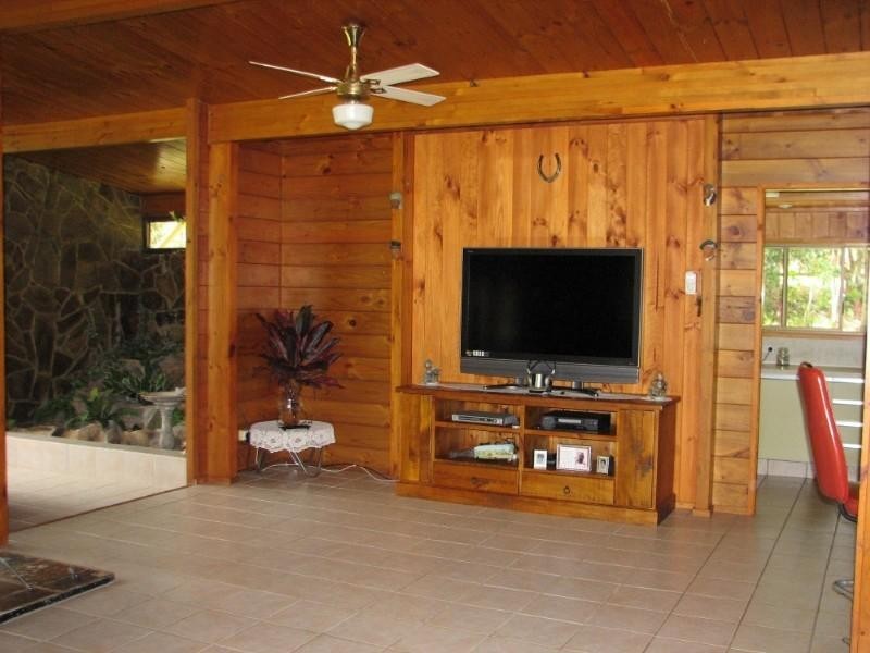 Lake Eacham QLD 4884