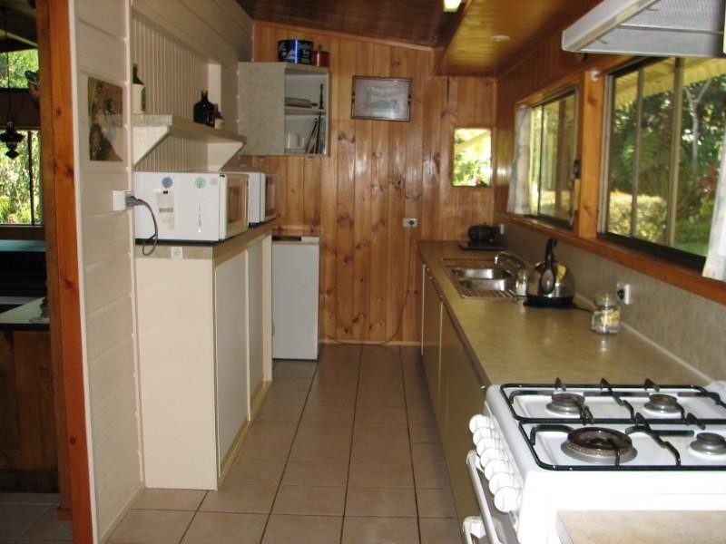 Lake Eacham QLD 4884