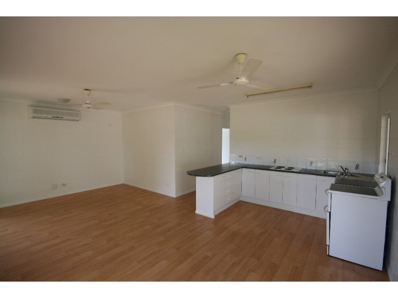 8 Cec Wilson Drive, Mareeba QLD 4880