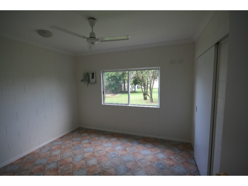 8 Cec Wilson Drive, Mareeba QLD 4880