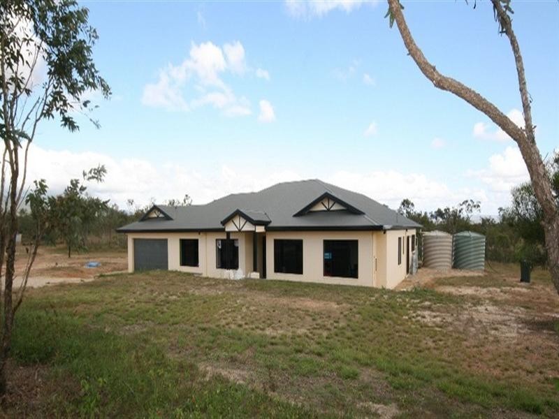 119 Coronet Drive, Mareeba QLD 4880