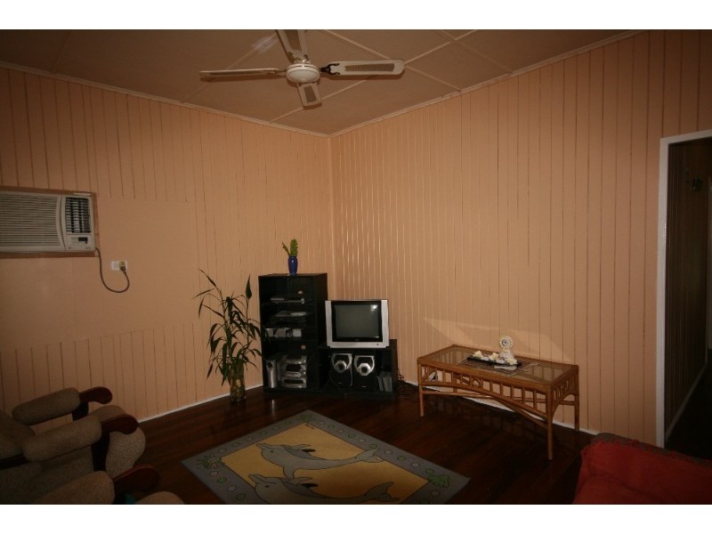 27 Robins Street, Mareeba QLD 4880