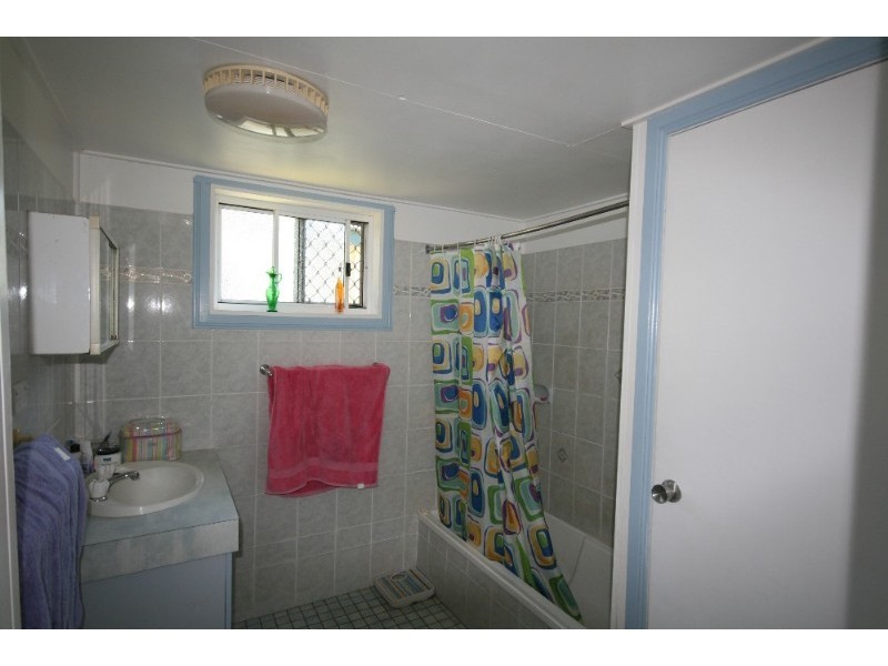 27 Robins Street, Mareeba QLD 4880
