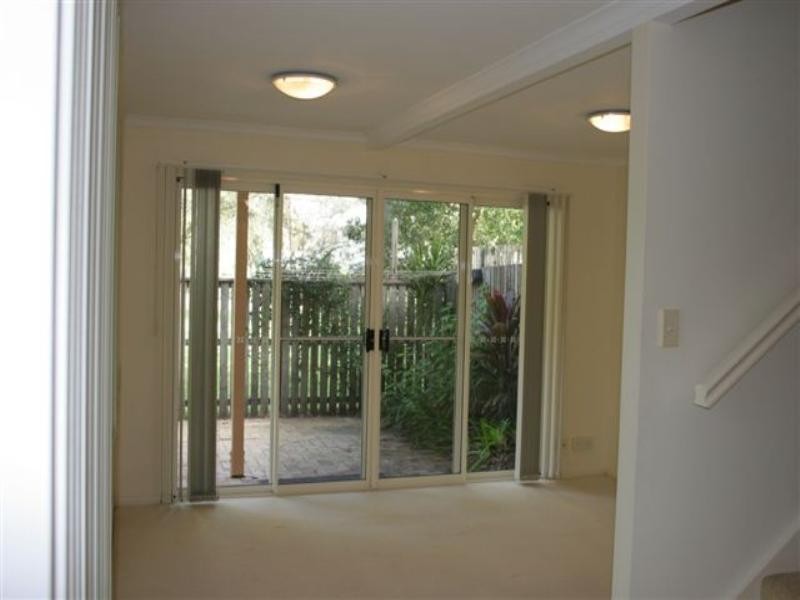 2/8 Portside Court, Noosaville QLD 4566