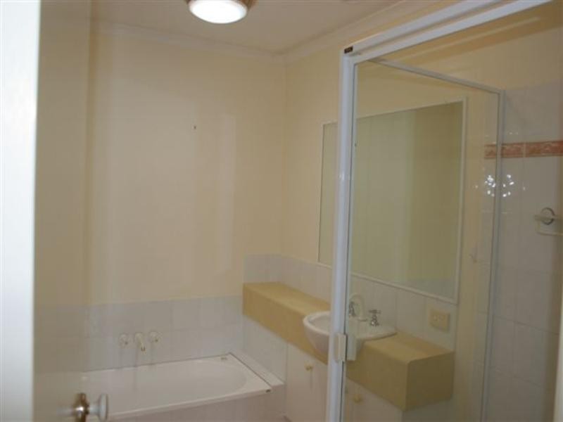 2/8 Portside Court, Noosaville QLD 4566