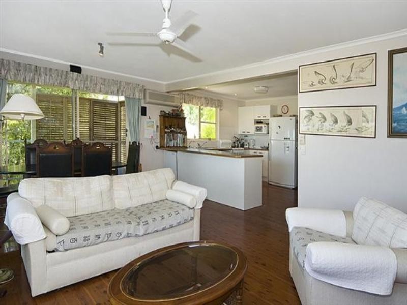 6 Val Crescent, Noosaville QLD 4566